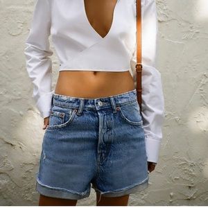 Zara woman’s high rise denim shorts